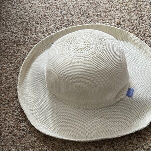 Wallaroo sackable hat Wide Brim Crochet Sun Hat in Cream